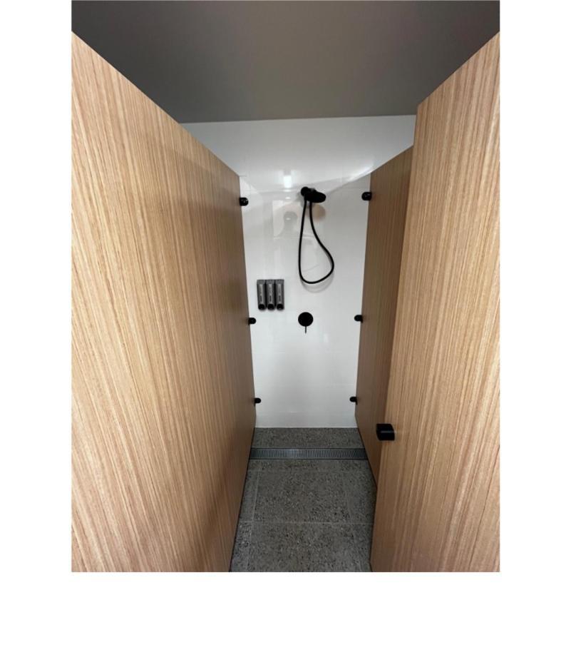 Capsuleaccom Hostel Χρυσή Ακτή Εξωτερικό φωτογραφία