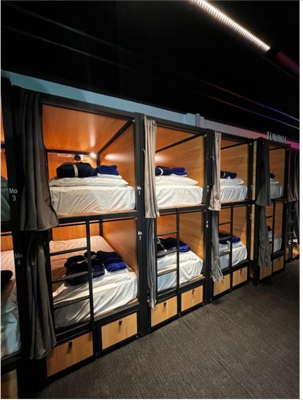 Capsuleaccom Hostel Χρυσή Ακτή Εξωτερικό φωτογραφία