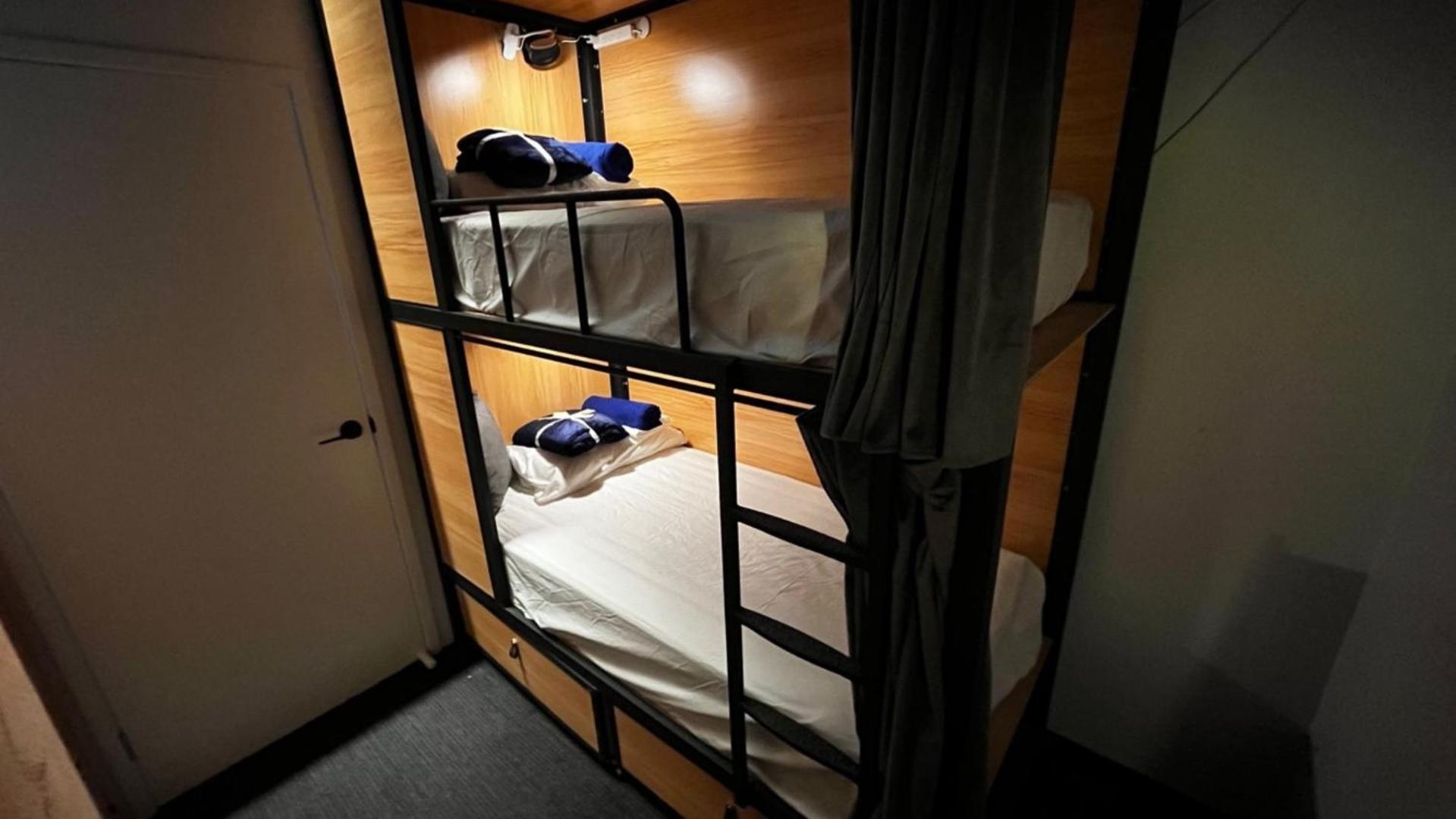 Capsuleaccom Hostel Χρυσή Ακτή Εξωτερικό φωτογραφία